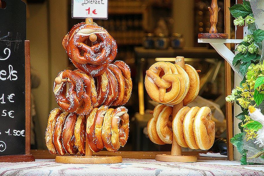 pretzels, rack, daytime, pretzel, food, snack, oktoberfest, cultures, bread, bakery