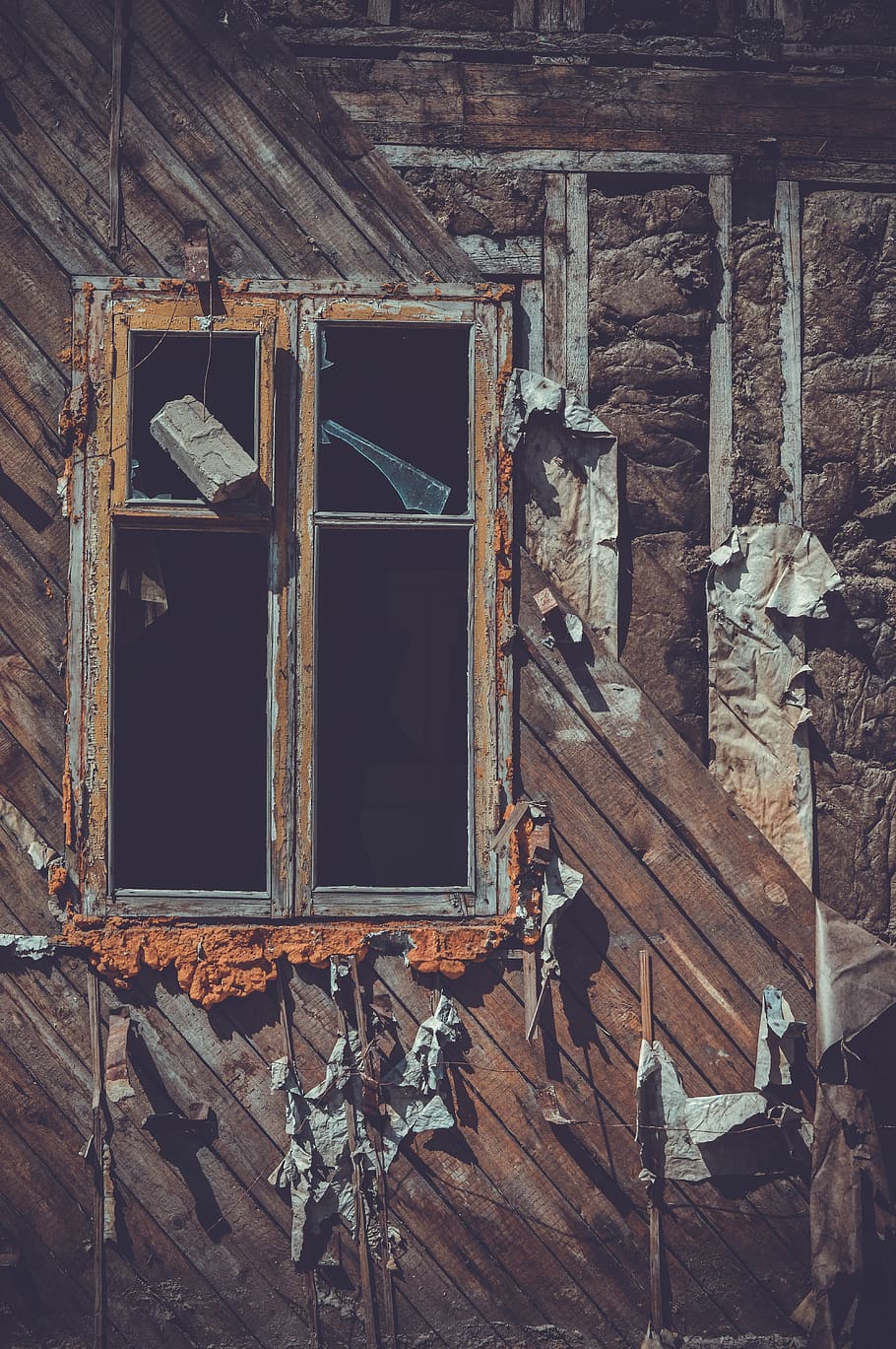 window, the ruins of the, old house, the demolition of the house, renovation, old, no one, the abandoned, house, wall