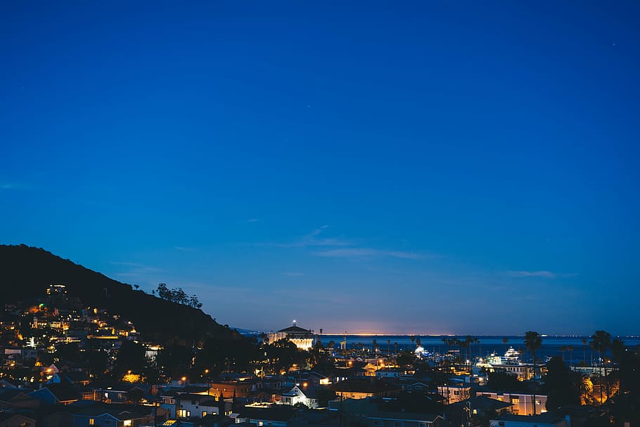 aéreo, fotografía, pueblo, colina, punto de referencia, noche, Catalina, isla, costa, cielo