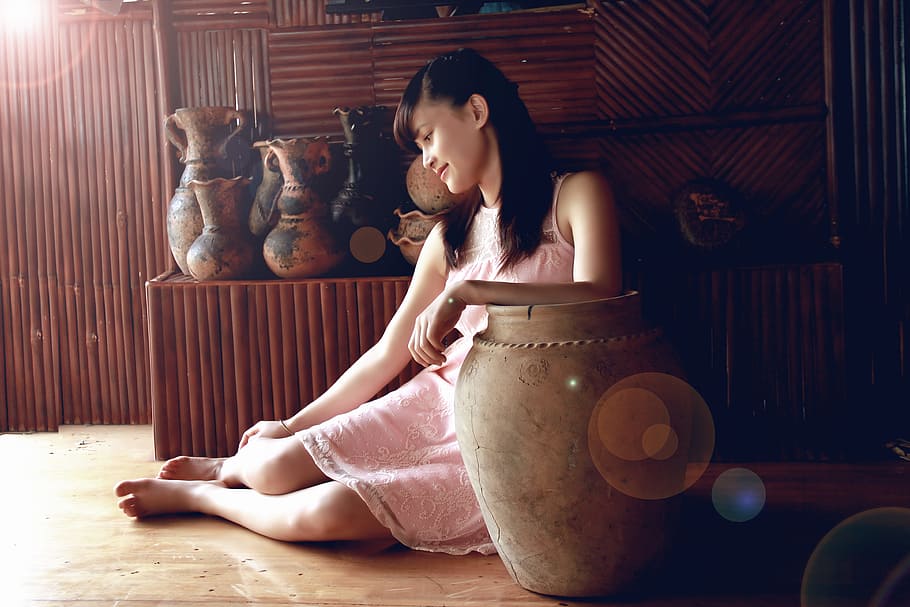 woman, sitting, brown, ceramic, vase, girl, ceramic vase, sunny, bungalow, one person