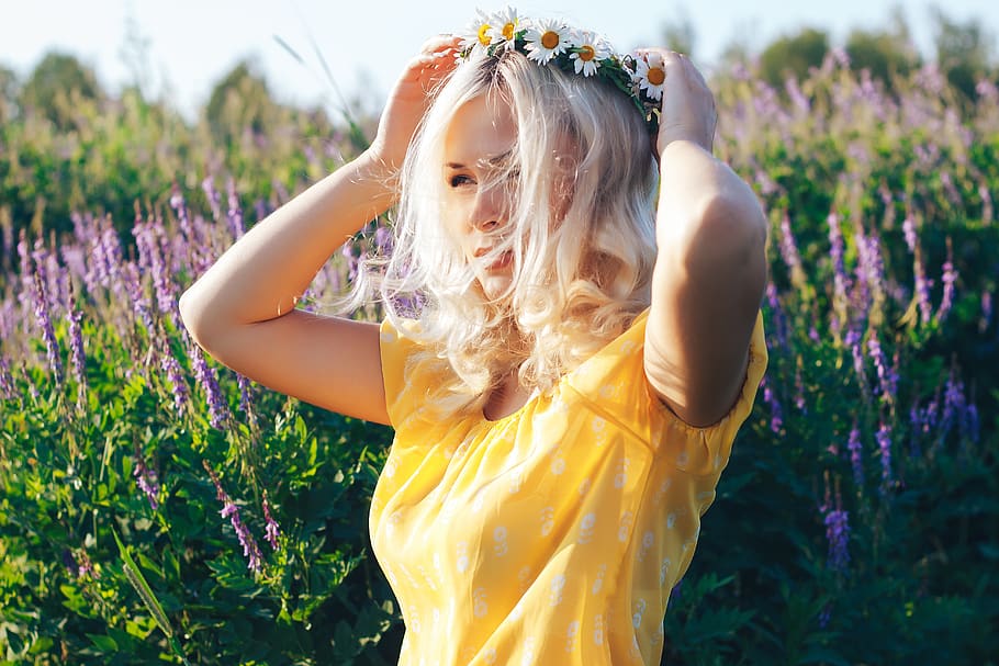 blonde in the field, summer girl, summer, chamomile, wreath, flowers, yellow jersey, white hair, corrects wreath, the wind plays in your hair