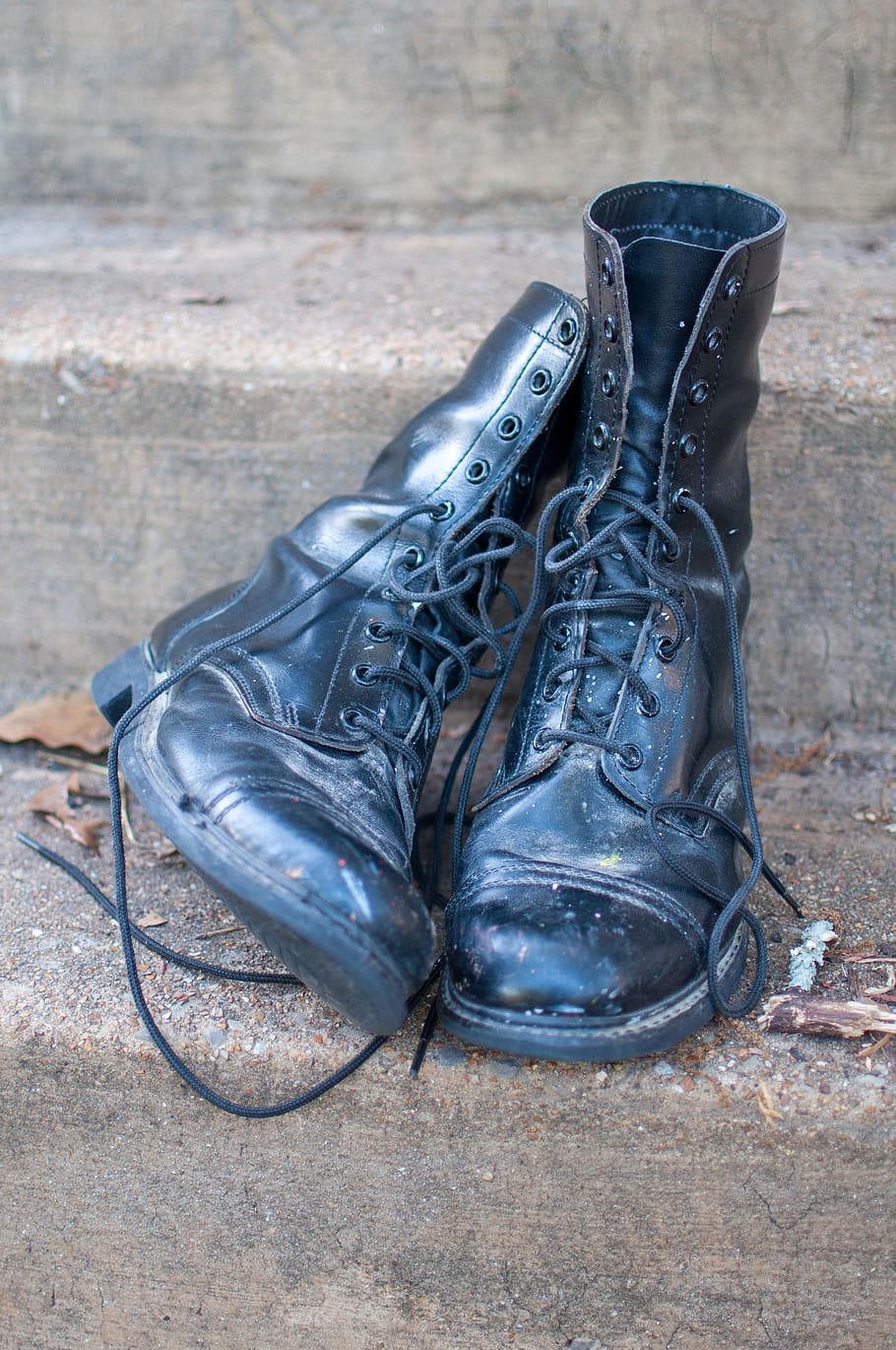 botas de combate, zapatos, militar, moda, viejo, ropa, negro, concreto, asfalto, pasos