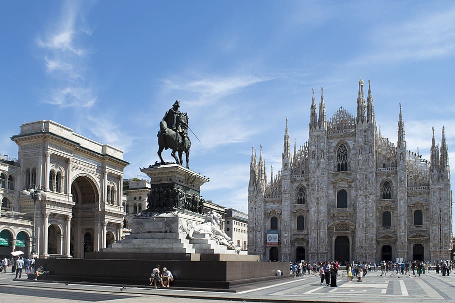 Milán, Italia, iglesia, arquitectura, turismo, edificio, monumentos, viajes, antiguo, cultura