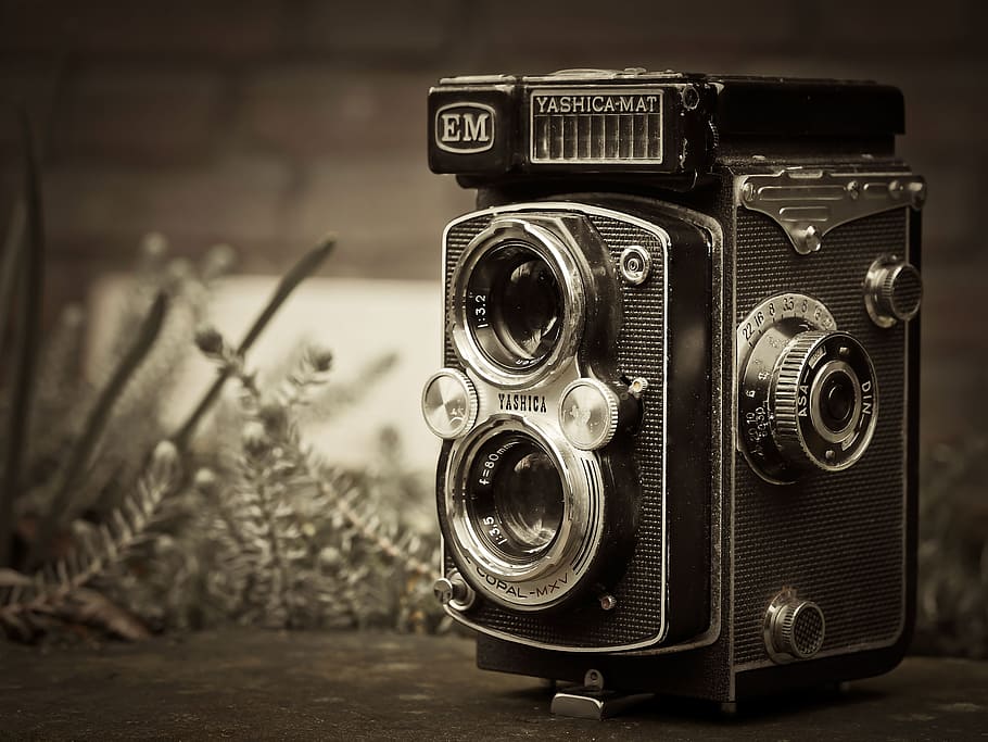 grayscale photo, black, yashica mat land camera, camera, photo camera, yashica, photograph, old, nostalgia, vintage