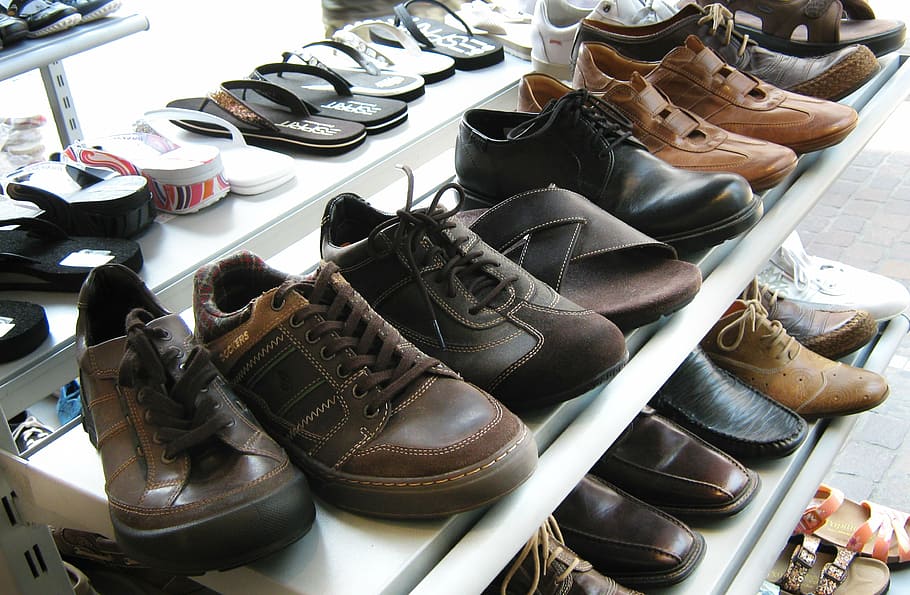 several, unpaired, shoes, flip-flops, shelf, display, presentation, rimen, shoelace, sandals