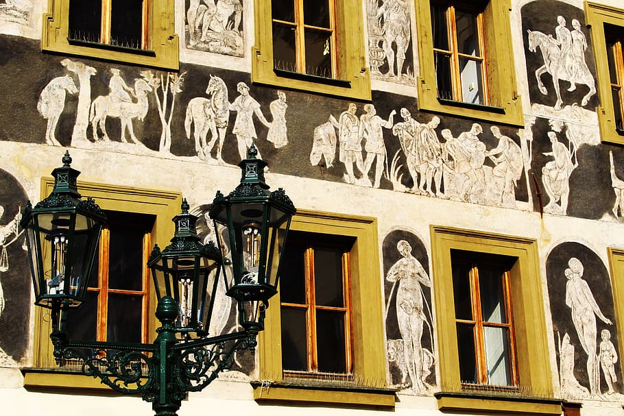 Praga, plaza de la ciudad vieja, lugares de interés, frescos, fachada, obras de arte, edad media, centro histórico, turismo, edificio