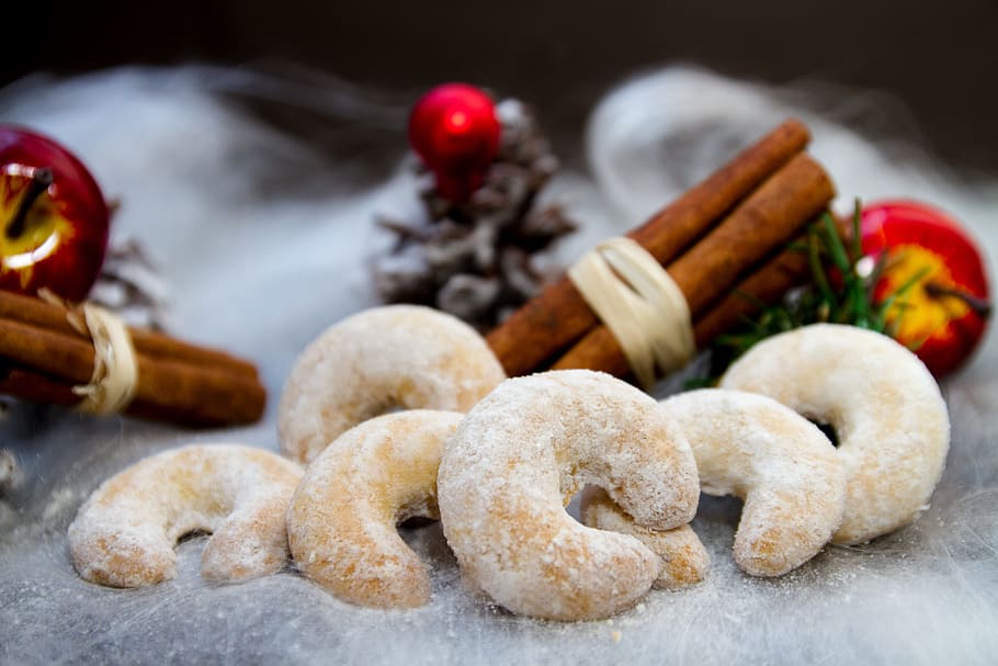 brown, white, cashew nuts, christmas, vanillekipferl, cookies, cookie, bake, advent, christmas cookies