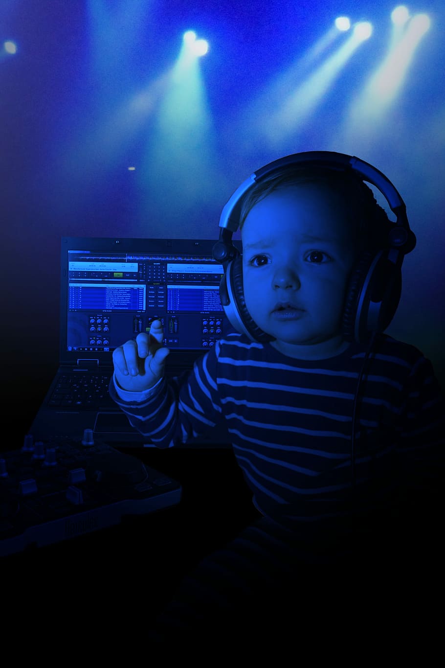 Anak, Bayi, Musik, dengarkan, malam tahun baru, suara, headphone, audio, dengarkan musik, mp3
