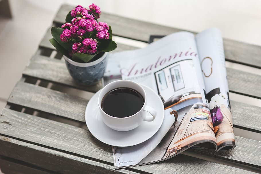 coffee, magazine, wood crate, newspaper, read, reading, time, after work, flower, cup