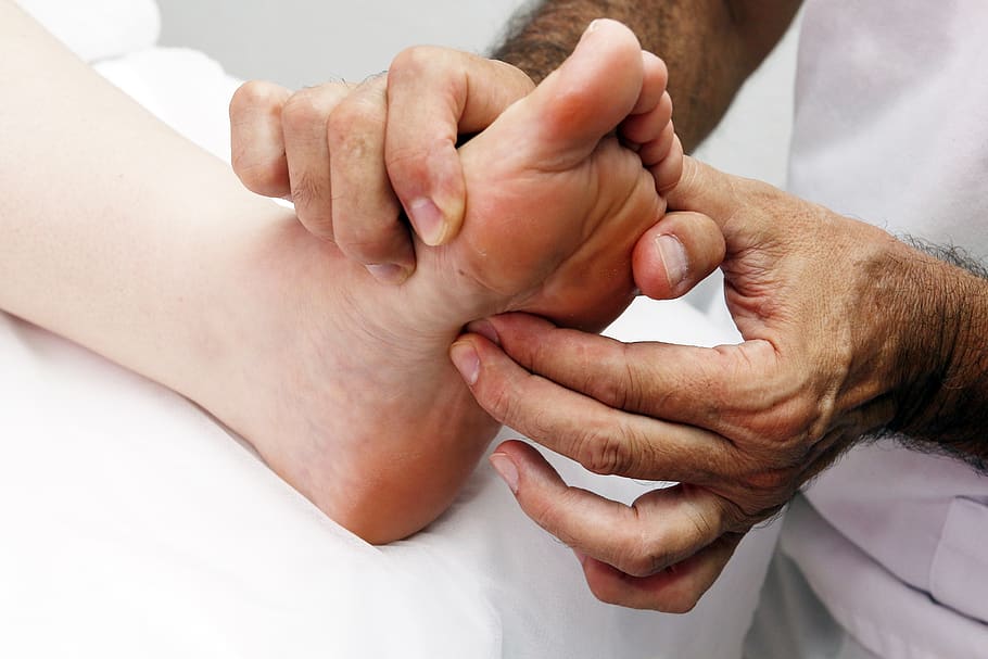 reflexología podal, riñón reflexivo del pie, tratamientos, bendiciones, terapia, bienestar, cura, Mano humana, mano, parte del cuerpo humano
