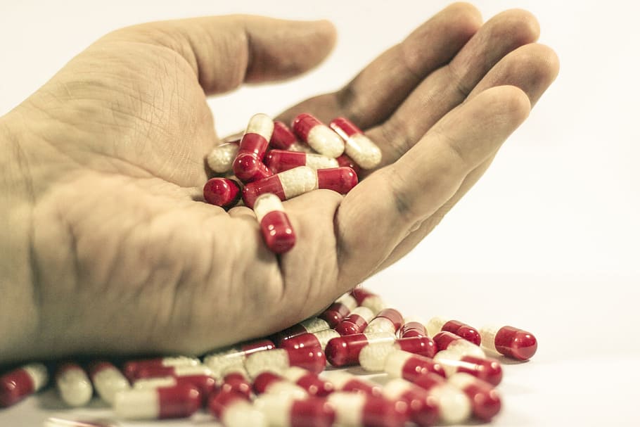 píldoras medicinales rojas y blancas, cura, drogas, resfriado, dosis, la enfermedad, farmacia, farmacólogo, farmacológico, placebo