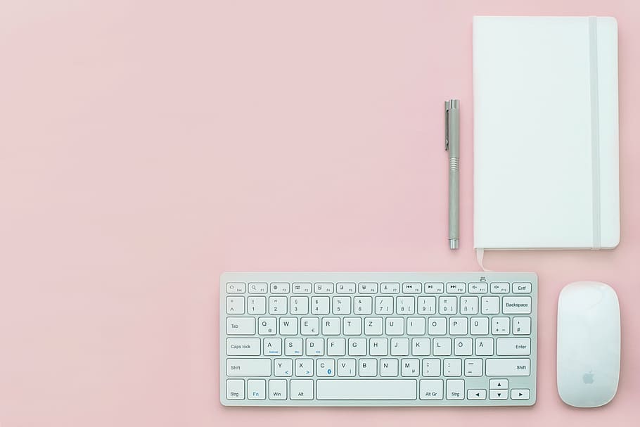 cinza, sem fio, teclado, ao lado de, rato mágico da apple, local de trabalho, escritório, mesa, negócios, blog