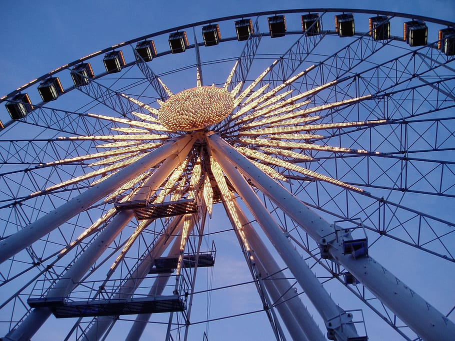 Parque de atracciones, Big Wheel, Feria, Ferris Wheel, arte cultura y entretenimiento, paseo en parque de atracciones, carnaval itinerante, azul, paseo en el parque de atracciones, cielo