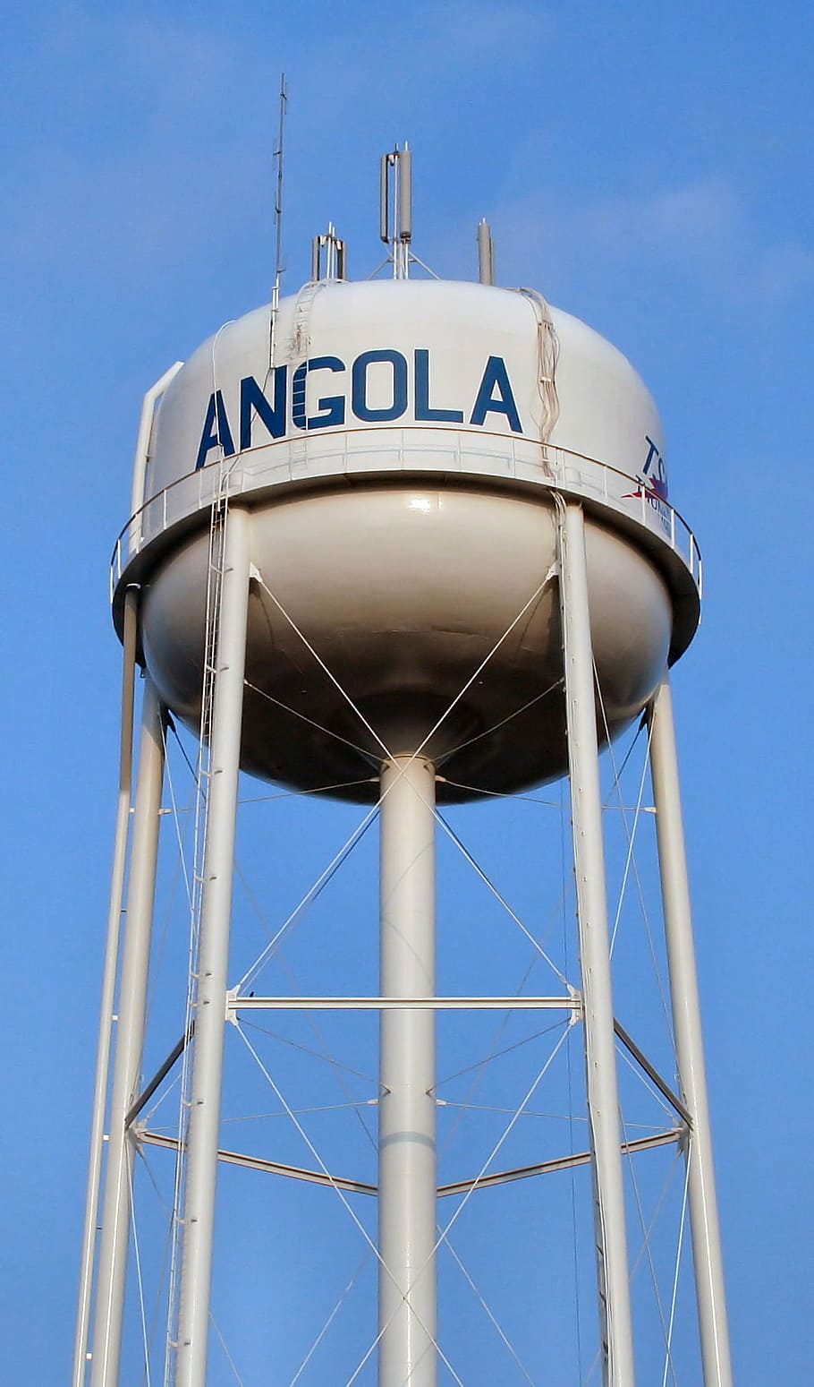 Torre de agua de Angola, Angola, Torre de agua, Indiana, dominio público, estructura, Torre de agua - Tanque de almacenamiento, azul, torre, cielo