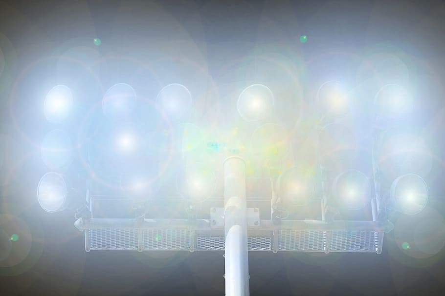 点灯したトラックライト, フラッドライト, 照明, スタジアム, ライト, ランプ, サッカー, スポーツ, アリーナ, スポーツフィールド