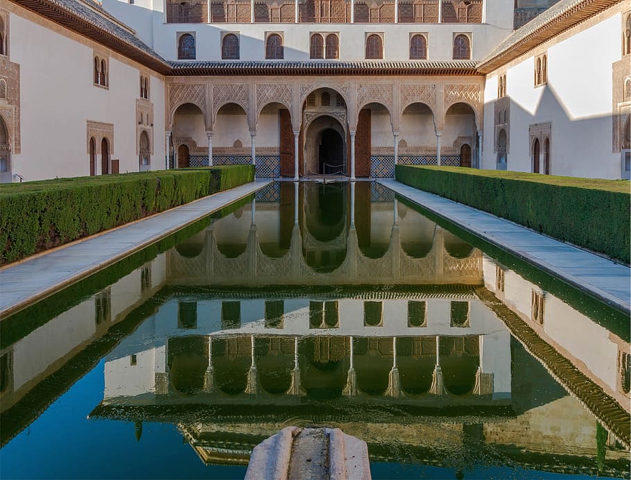 Granada, España, Edificio, Punto de referencia, histórico, columnas, arquitectura, piscina, agua, reflexiones