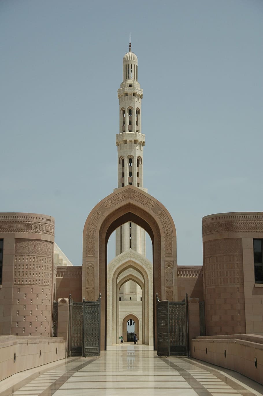 mosque, oman, temple, islam, muslim, minaret, architecture, built structure, sky, building exterior