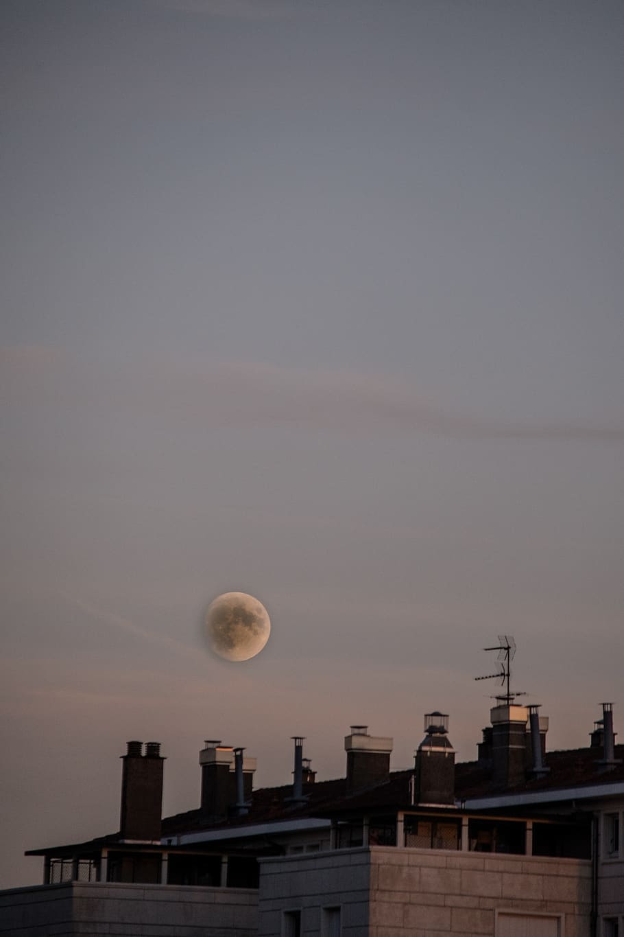 moon, urbex, roof, heritage, housing, house, roofing, building, old, former