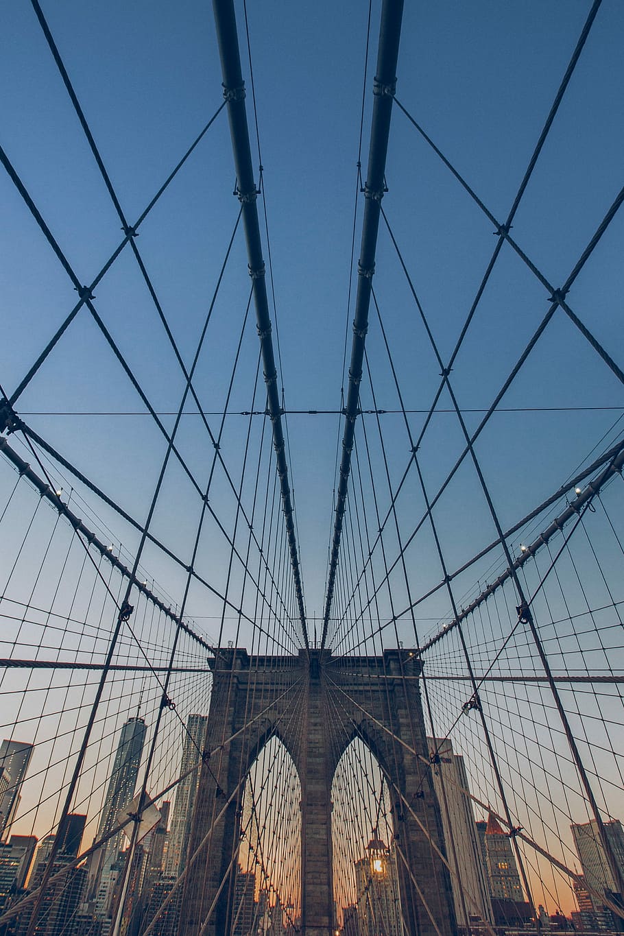 gusano, vista de ojo, azul, cielo, amanecer, vista de gusano, cielo azul, Nueva York, puente de Brooklyn, Manhattan - Nueva York