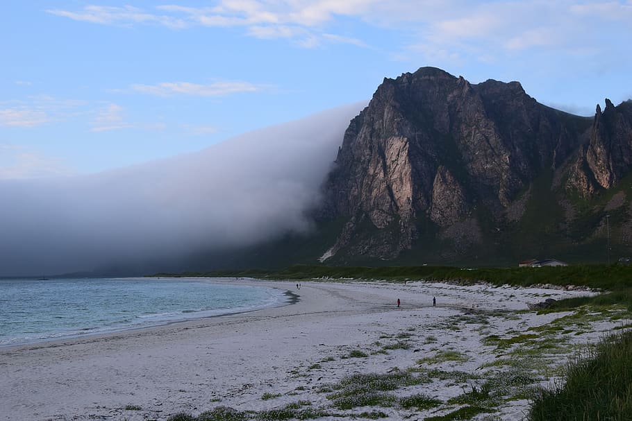 cortina de humo, pared de roca, montañas, colina, roca, paisaje, naturaleza, nordland, noruega, nubes