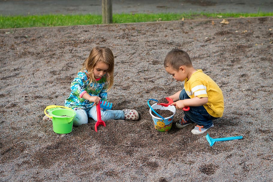 dua, anak, bermain, pasir, anak-anak, kotak pasir, anak laki-laki, perempuan, anak perempuan, taman bermain