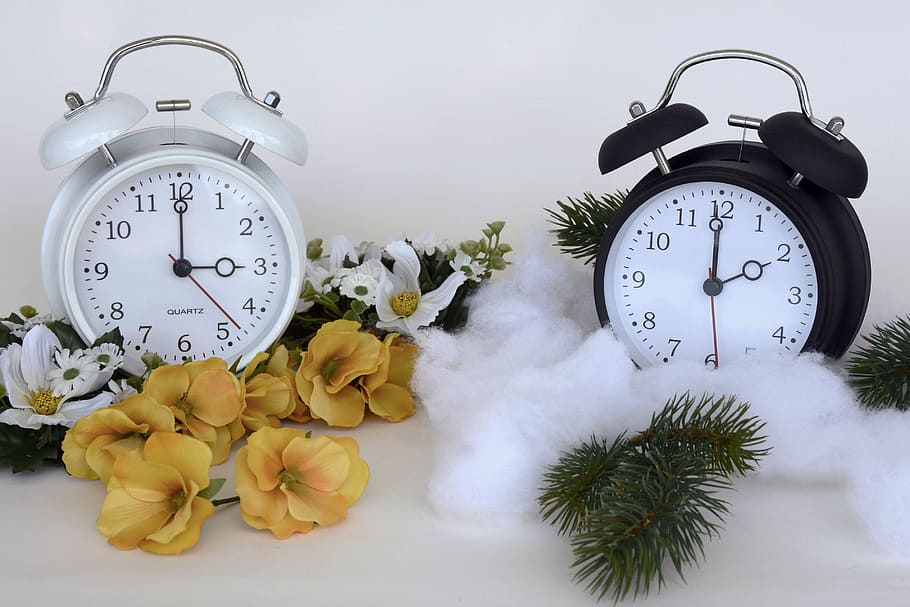 two, alarm clocks, follwers, Conversion, Winter Time, time conversion, time of, clock, minutes, hours