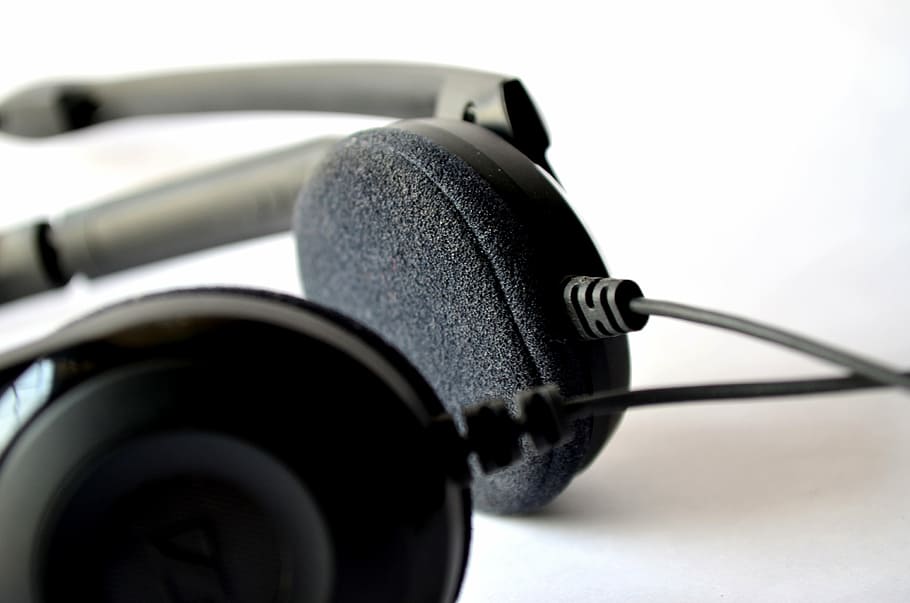 black corded headset, headphones, mic, headset, microphone, audio, technology, communication, broadcast, voice