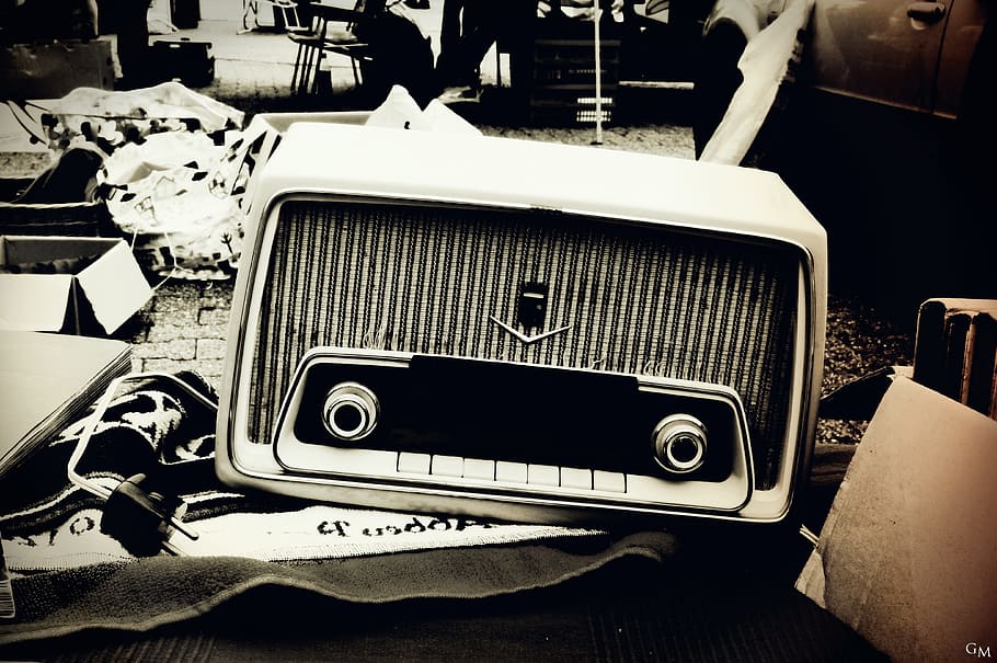radio, nostalgia, flea market, radio device, old, antique, receiver, music, technology, tube radio