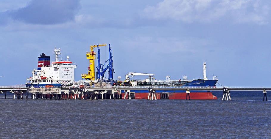 the outer port, sea bridge, oil port, tanker, discharge, crude oil, delete, oil tanker, sea, waters