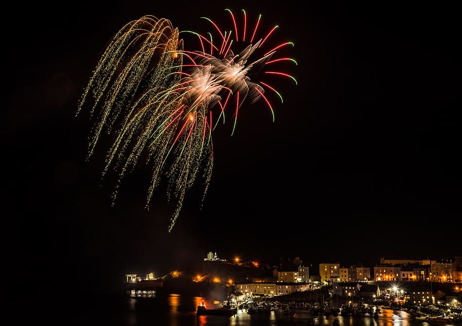fireworks, carnival, summer, night, evening, tenby, wales, pembrokeshire, harbour, explode