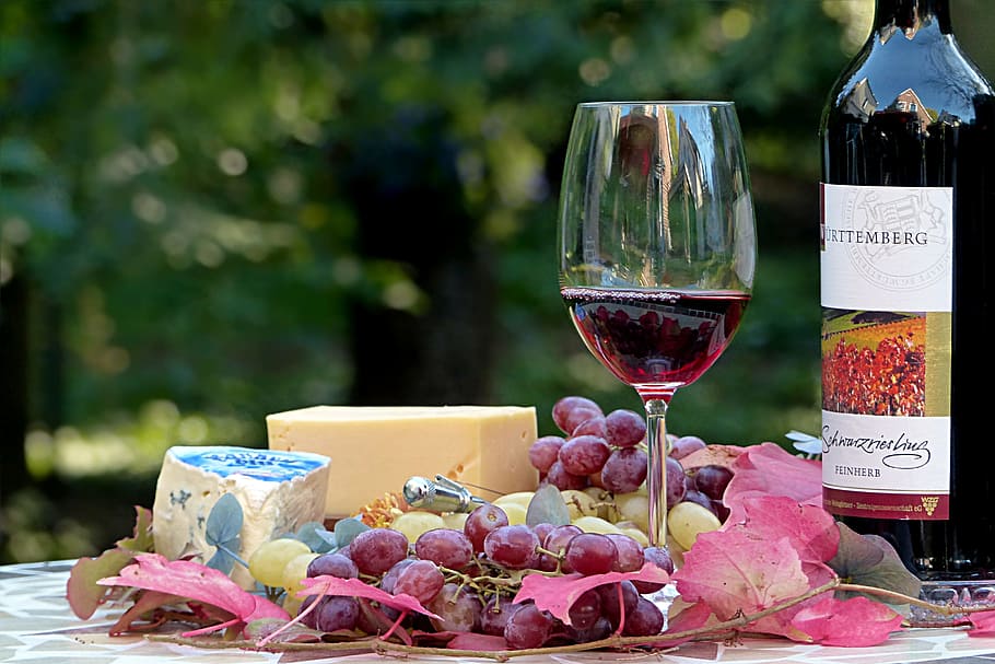 uvas, copa de vino, botella, parte superior, mesa, naturaleza muerta, comer, beber, vino, vino tinto