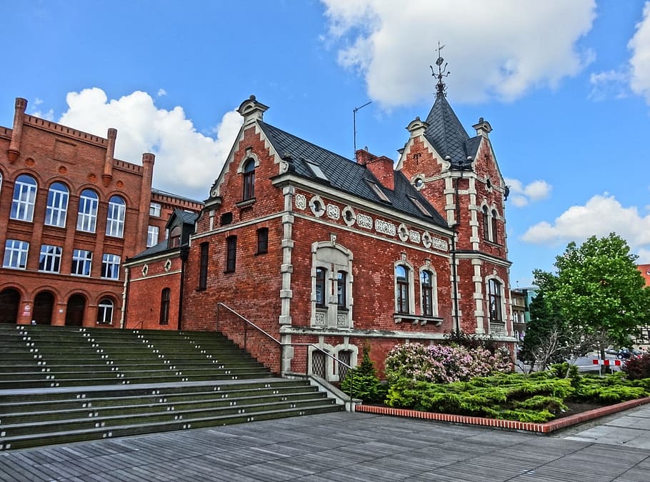 Palacio de Lloyd, Bydgoszcz, Polonia, edificio, arquitectura, histórico, manierismo holandés, Waldemar Jenisch, estructura construida, exterior del edificio