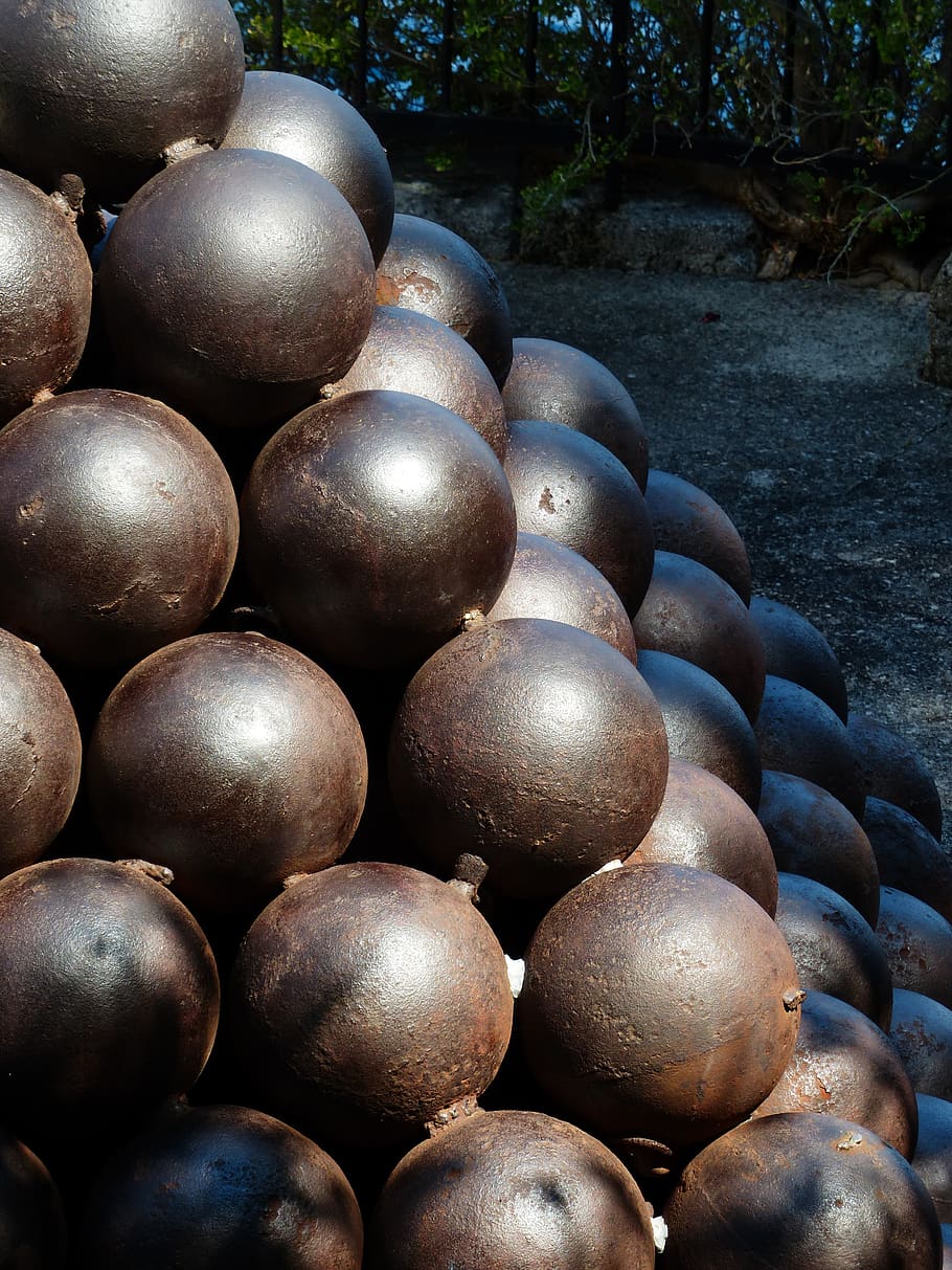 cannon balls, balls, iron, metal, hard, shoot, piled up, round, large group of objects, abundance