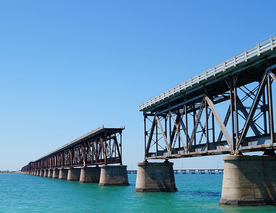 Puente ferroviario, viejo, roto, puente - Estructura artificial, mar, transporte, agua, arquitectura, estructura construida, azul