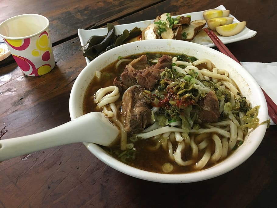 comida taiwanesa, fideos con carne, comida, sopa, fideos, asiática, deliciosa, cena, almuerzo, comida y bebida