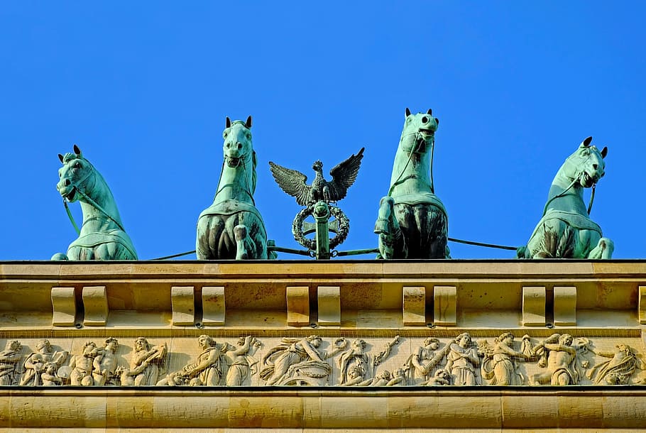 quatro, cinza, concreto, estátuas de cavalo, telhado, portão de brandemburgo, berlim, marco, objetivo, quadriga