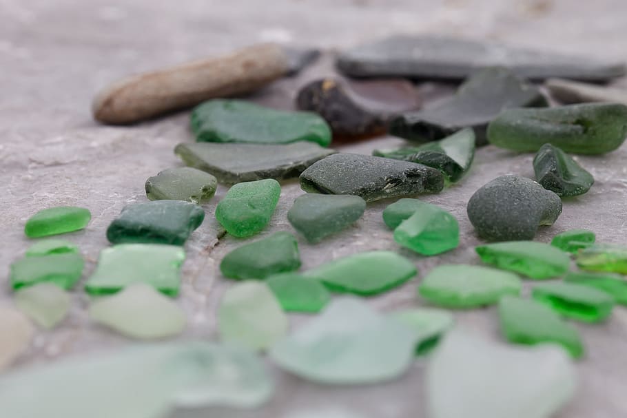 glass, matt, amorphous solids, ground, roughed up, white, light turquoise, green, shard, selective focus