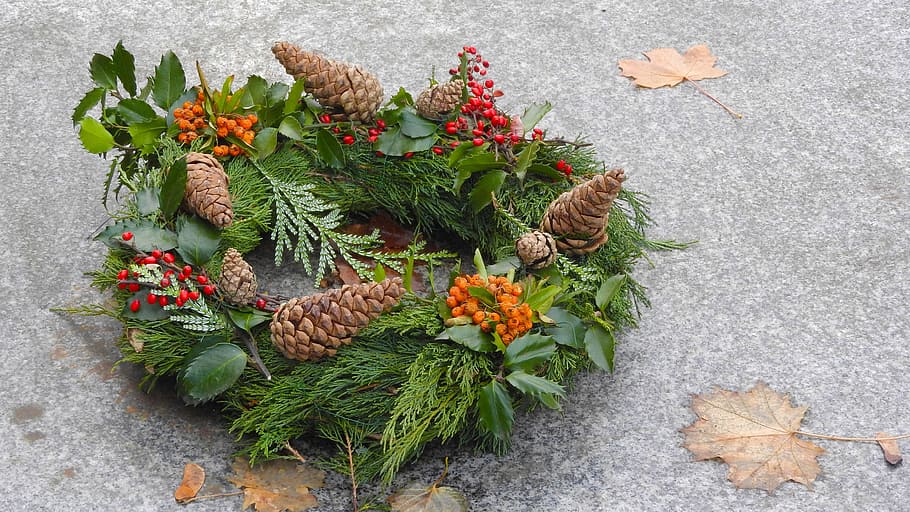 holiday wreath, christmas decorations, christmas wreath, autumn wreath, ornament, advent wreath, wreath, autumn decoration, a wreath of pine needles, wreath with pinecones