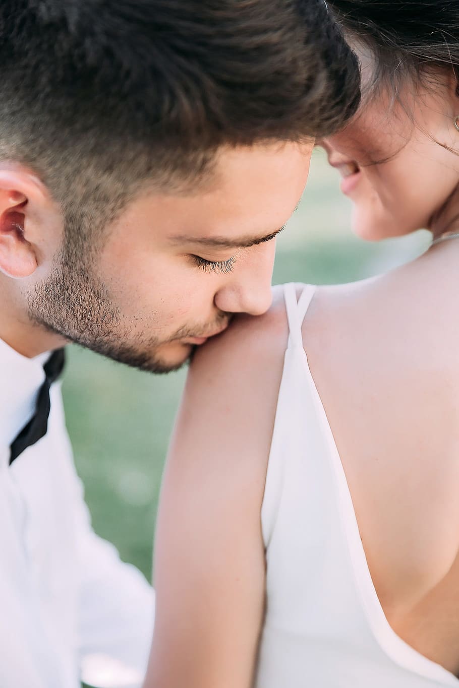 man, kissing, woman, left, shoulder, portrait, wedding, kiss, photoshoot, just married