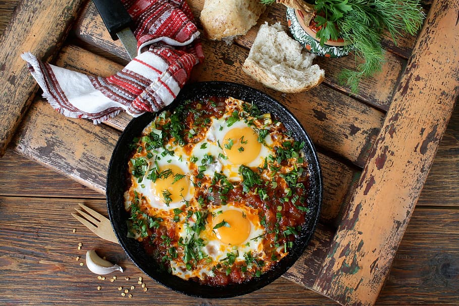 roast pot dish, georgian eggs, cerboli, healthy breakfast, scrambled eggs in kobuletsky, food, food and drink, wood - material, healthy eating, bread
