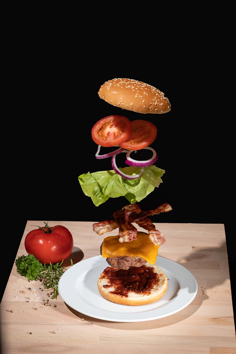 hambúrguer, flutuar, comer, comida, fresco, fast food, comida e bebida, frescura, mesa, dentro de casa