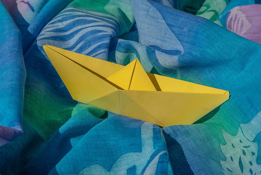 Pareo, Origami, Boat, Paper, boat paper, yellow, blue, multi colored, full frame, close-up