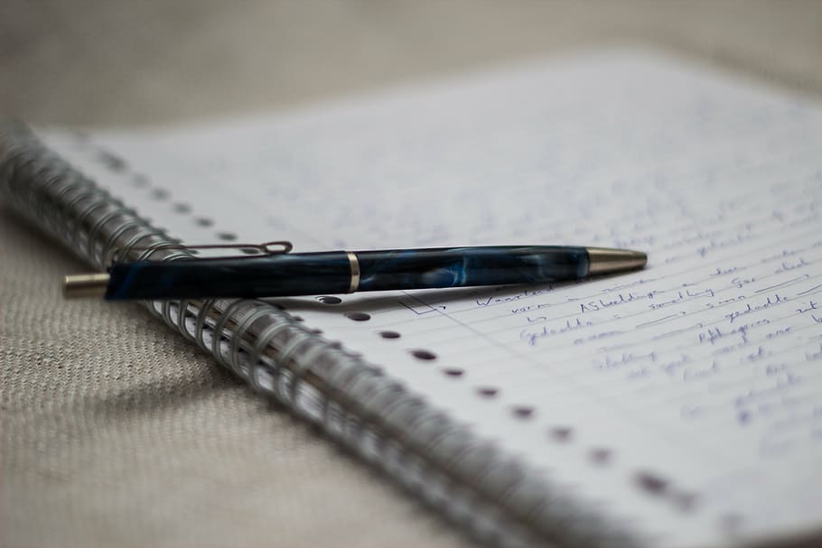preto, retrátil, caneta, caderno espiral, para escrever, notas, página, palavras, papel linha, bloco de notas
