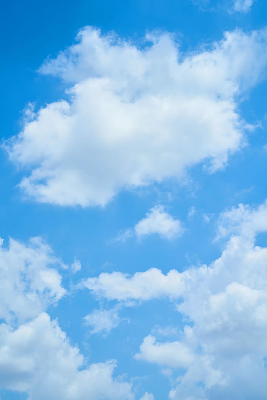 fotografía de ángulo bajo, nubes, azul, nube, blanco, paisaje, naturaleza, nubes blancas, cielo, fondo