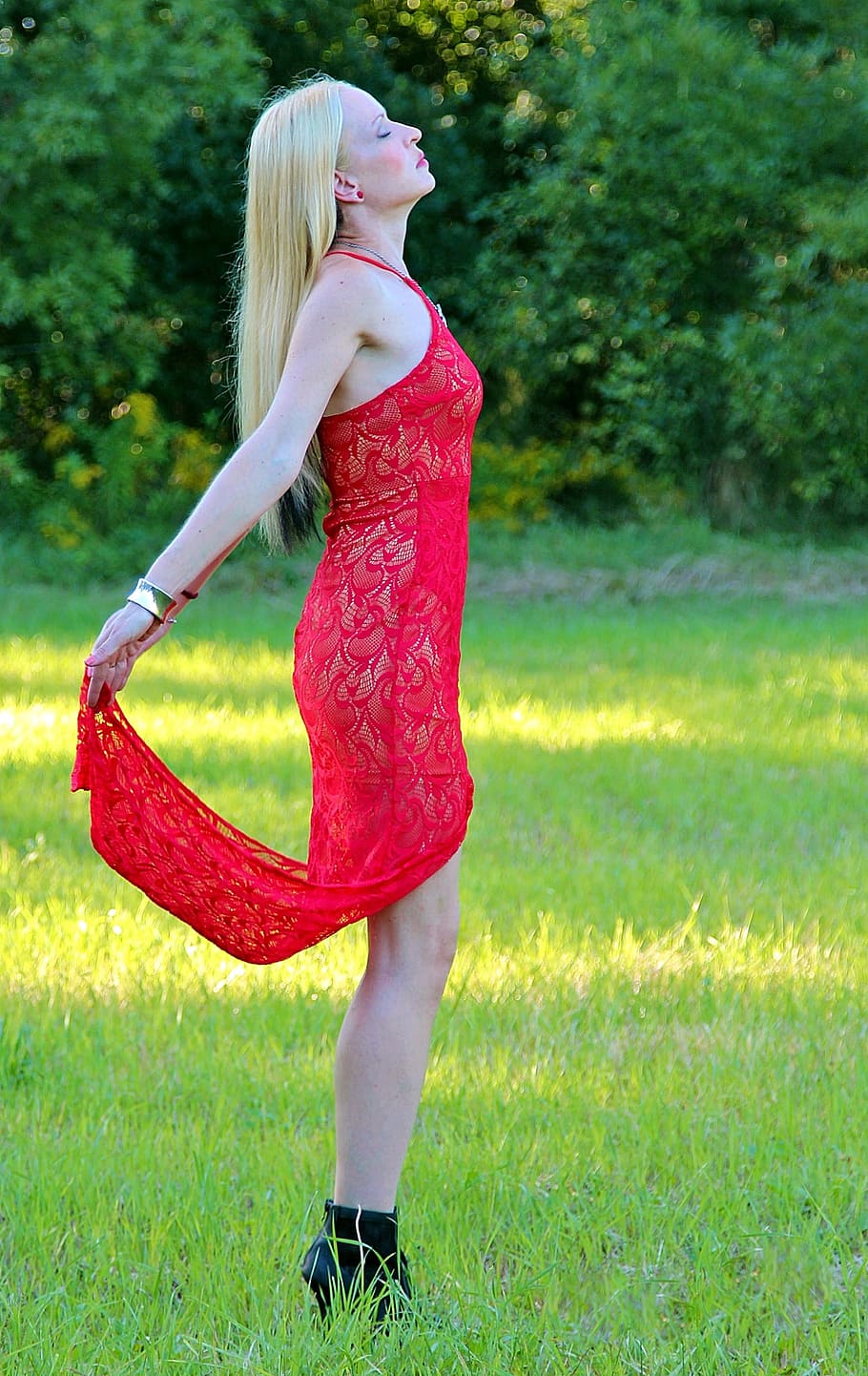 Woman Blonde Red Dress Pretty One Person One Woman Only Only Women Adults Only Grass
