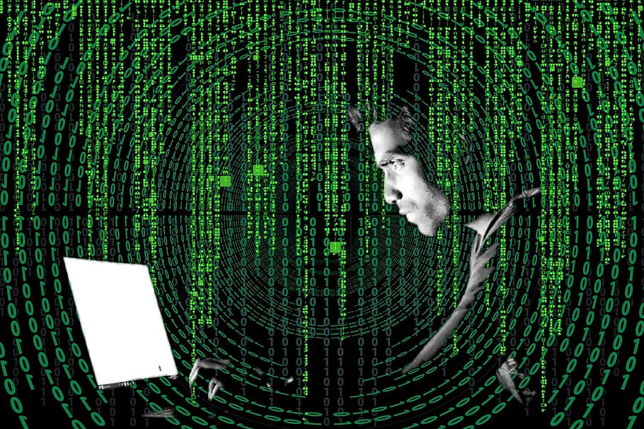 hombre, frente, computadora, seguridad, criptomoneda, bitcoin, piratería, craqueo, codificación, programación