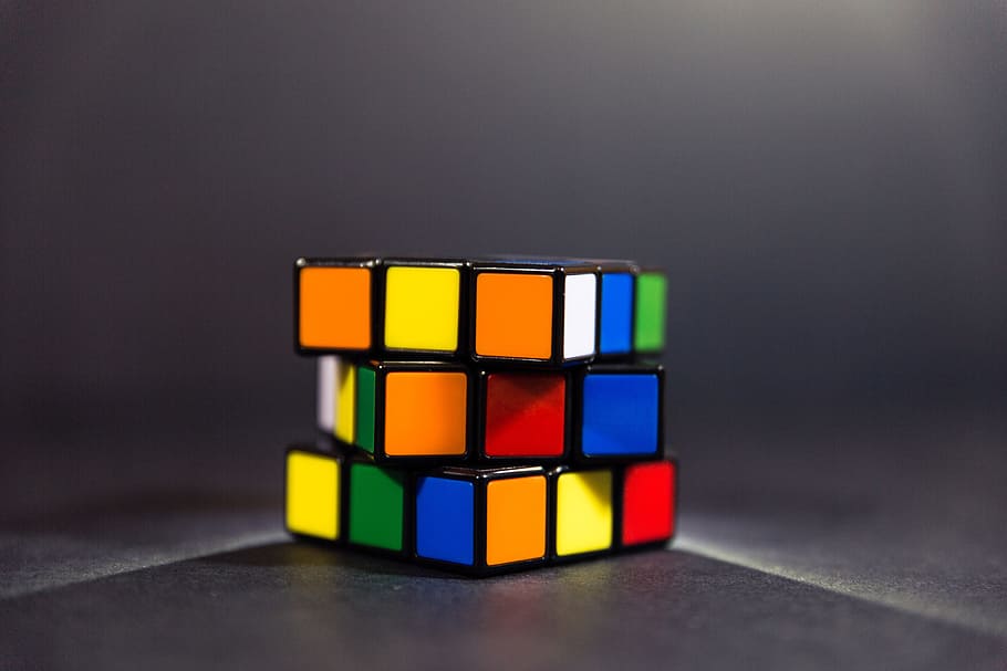 3x3 rubik cube, rubik cube, puzzle, mainan, game, penyelesaian, kubus, pikiran rubik, multi-warna, bidikan studio