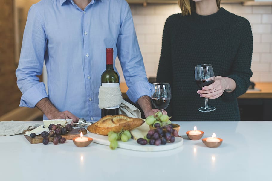 homem, mulher, em pé, frente, garrafa de vinho, óculos, pessoas, vidro, vinho, frutas