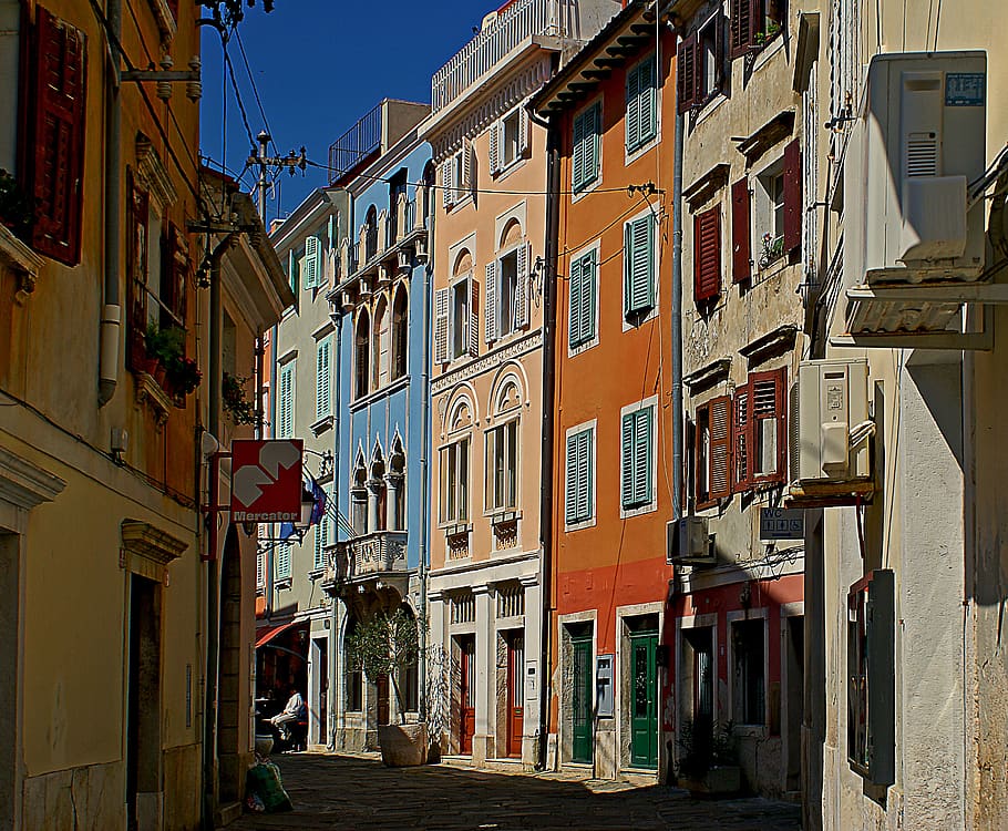 old houses, street, city, the old town, architecture, illuminated, shadow, old buildings, colored plaster, facades of houses