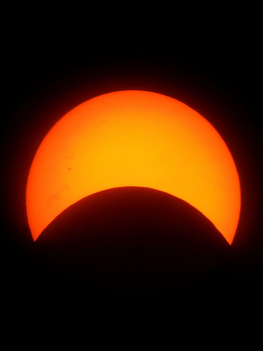 fotografia, laranja, ilustração da lua crescente, eclipse solar, sol, lua, espetáculo natural, eclipse solar terrestre, apagão, fenômeno celestial